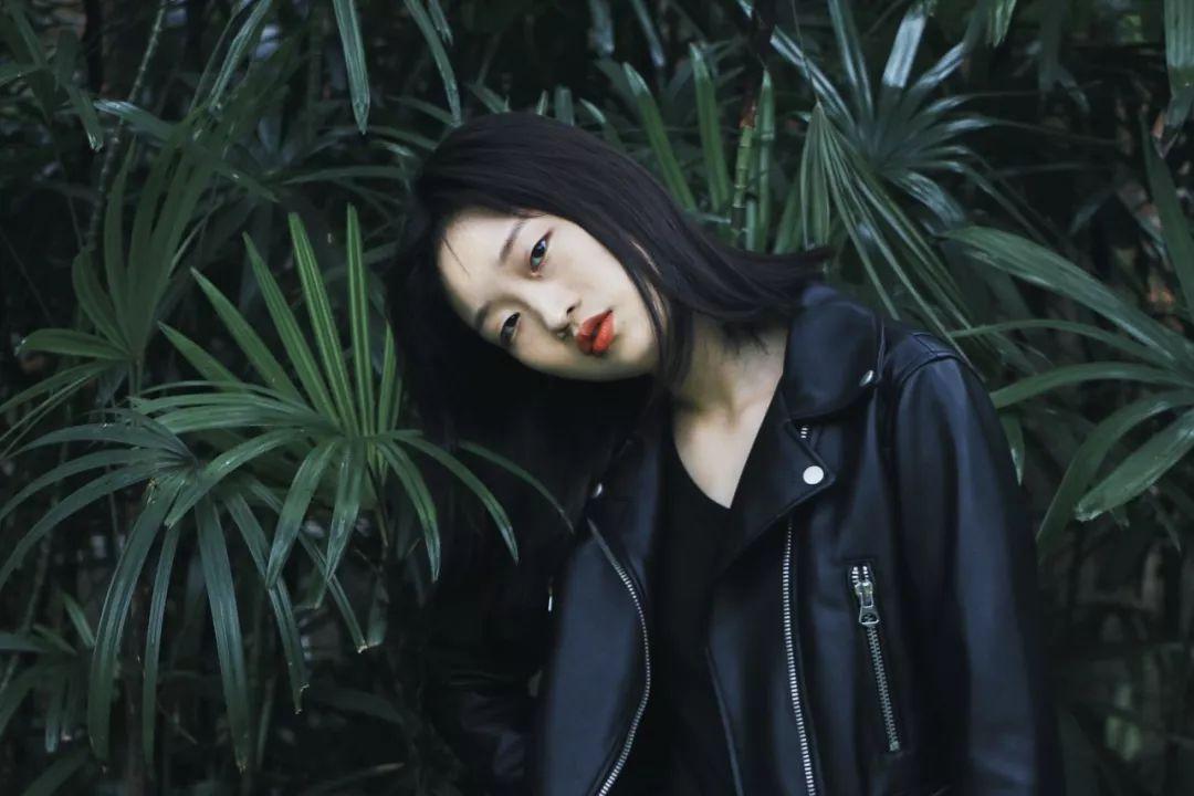 漆黑的森林逃脱