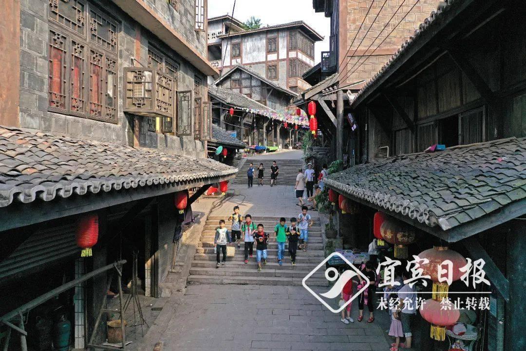 老了吗，这样打扮自己游戏画面